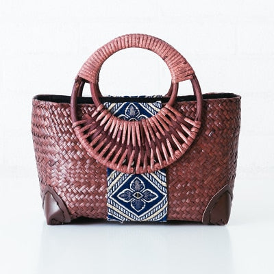 Thai version of the straw bag